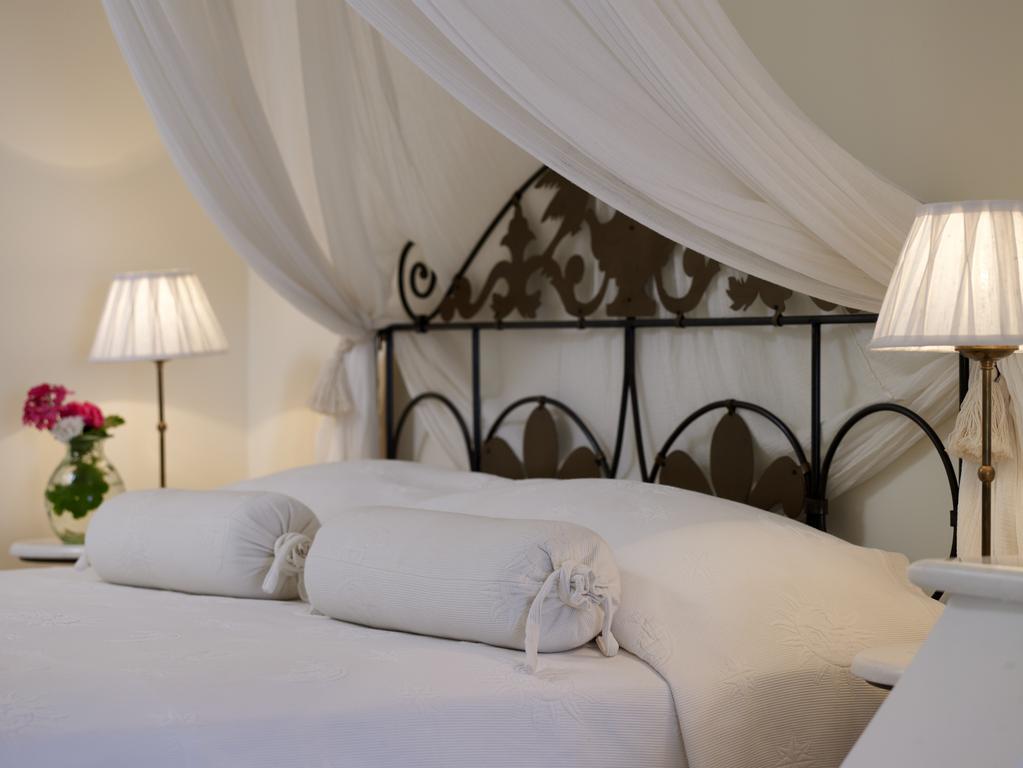 Villa Marandi Luxury Suites Stelida  Værelse billede